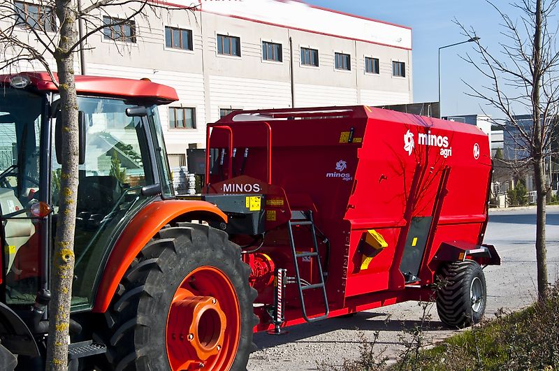 Minos Agri Futtermischwagen T-YYKM 10